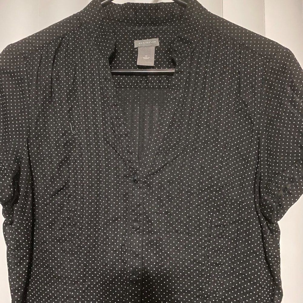 Ann Taylor black polka dot, shirt sleeve vneck blouse - Picture 2 of 4